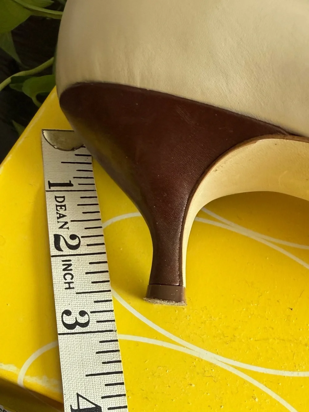 Circa Joan & David CJTRISHA Two Tone Leather Tassel Loafer Pumps Kitten Heel 8M